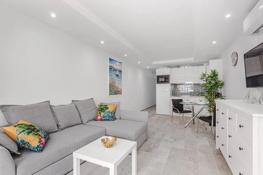 Tenerife Royal Gardens One Bedroom Apartment Playa de las Americas  0*, Playa de las Americas (Tenerife)